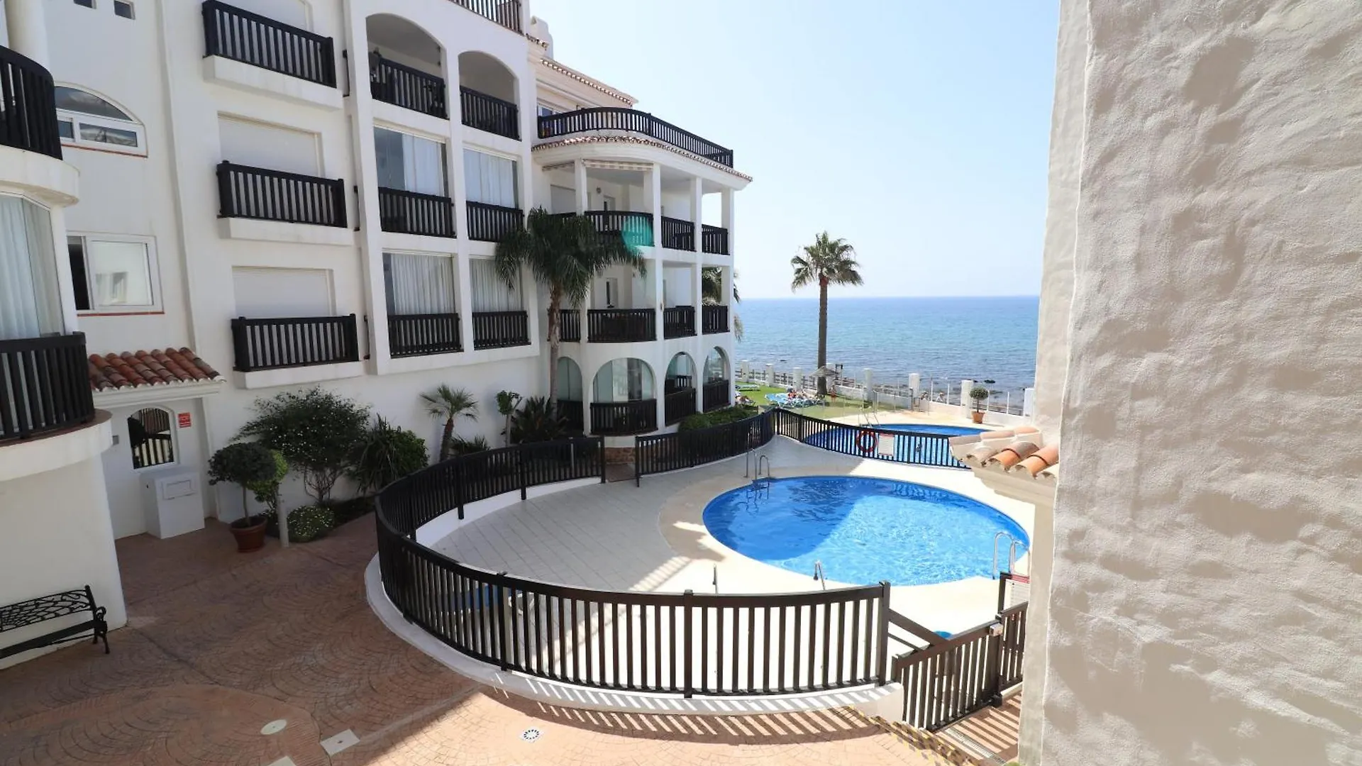 Apartment Seaview Puerta Del Mar First Line Beach Sitio de Calahonda
